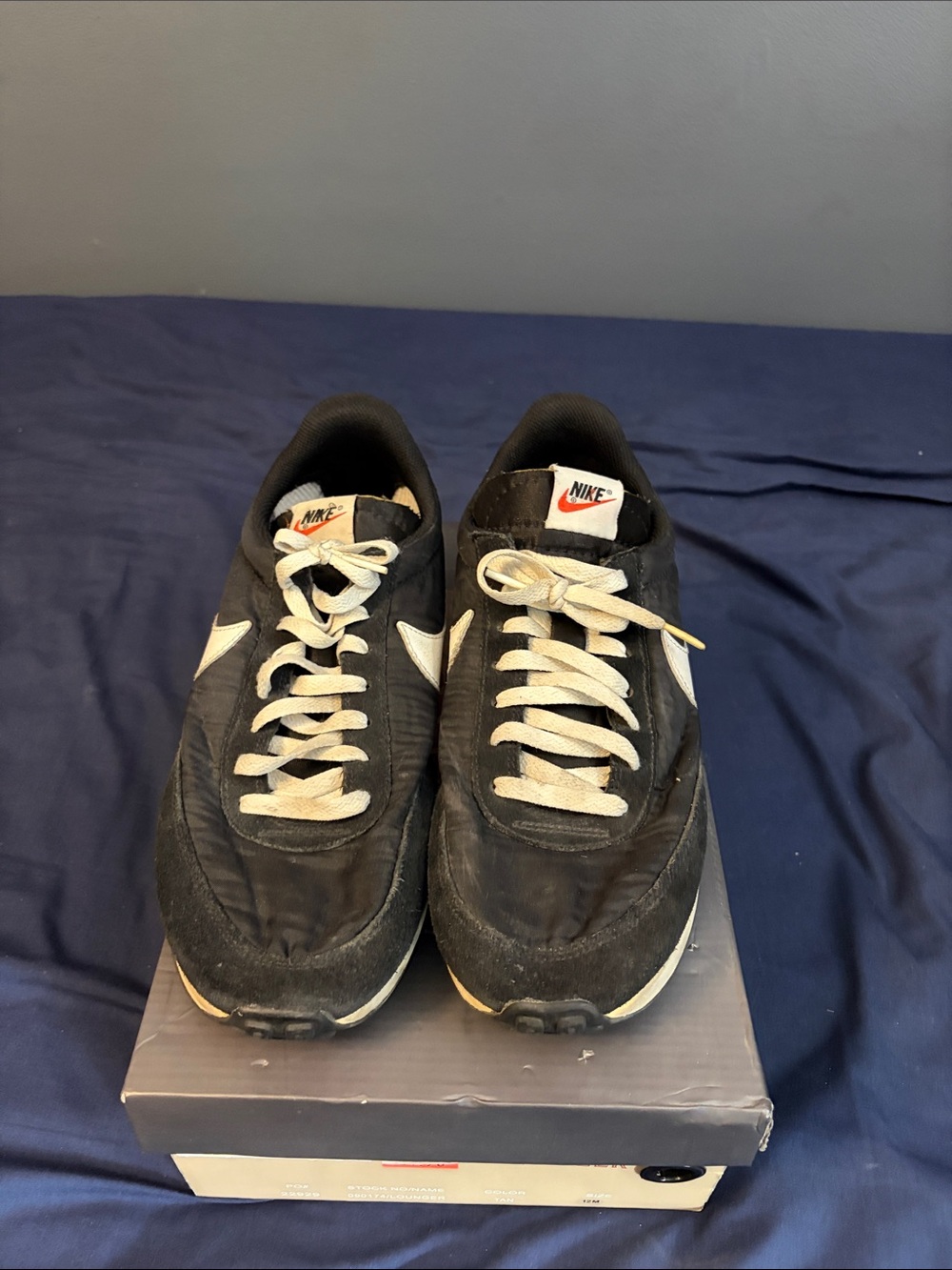 Nike Black Sneakers with White Swoosh and Cream Midsole - Picture 2 of 5